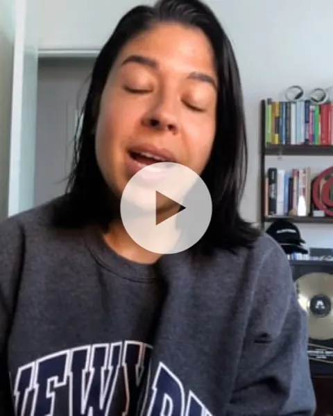 Video review by Natasha Brito